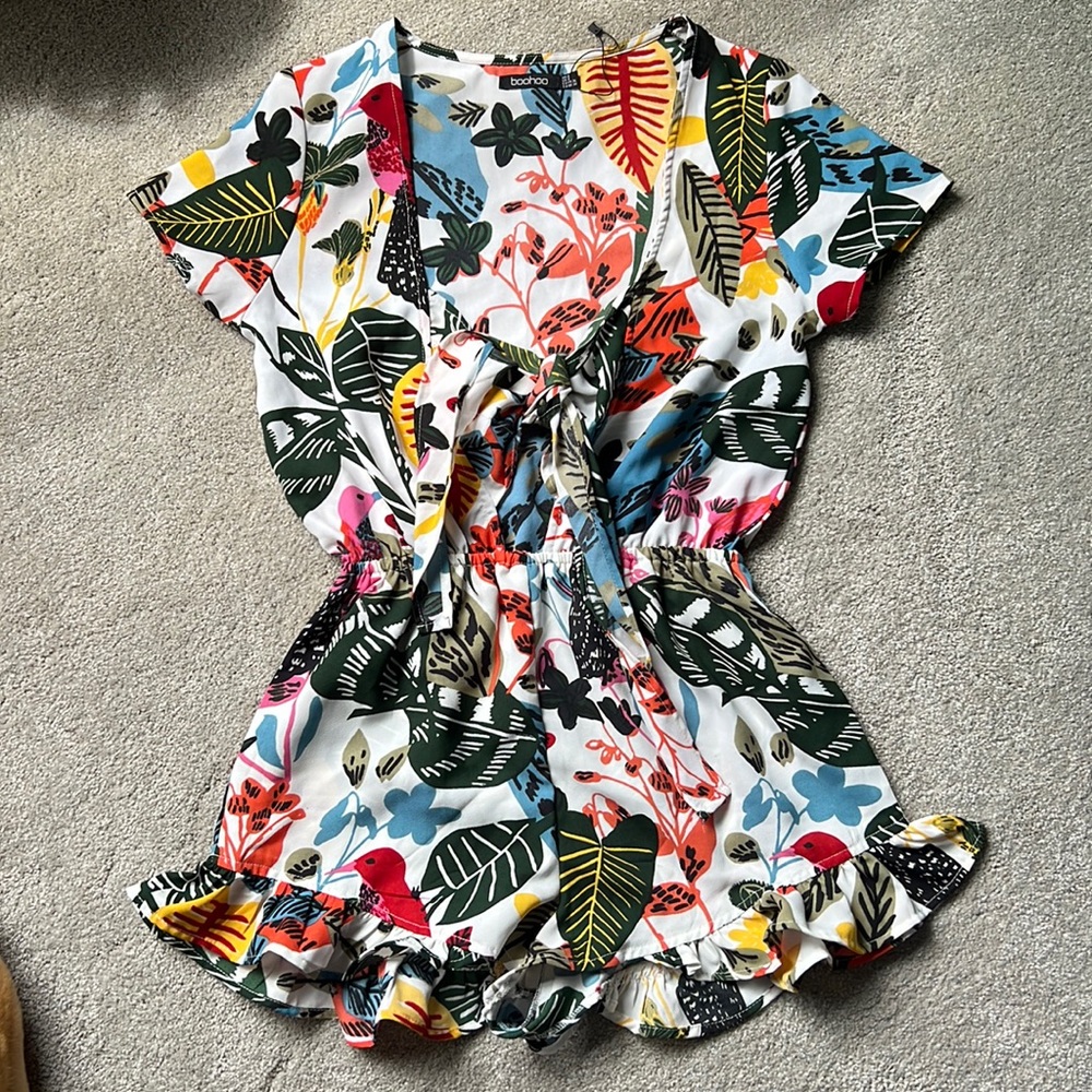 Boohoo colorful print romper